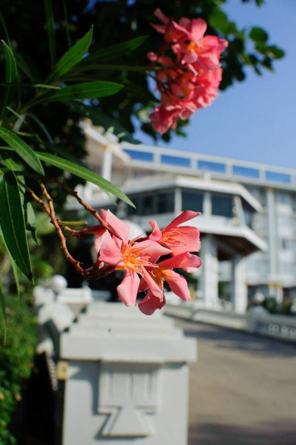Hermitage Hotel Korat-SHA Nakhonratchasima Exterior foto